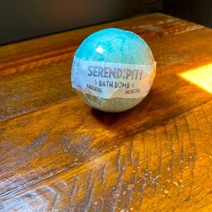 Serendipity all natural 5 oz bath Bomb from country bathouse.
